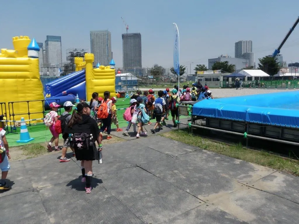 イベント会場 搬入路・歩行路・テントベース（砂利・土面養生）