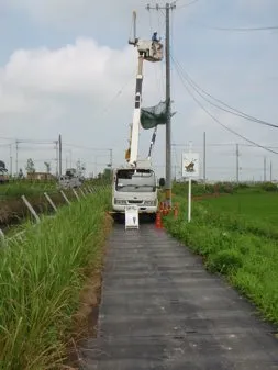 高所作業車（歩道養生）